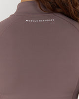 AIRE QUARTER ZIP TOP - PEPPERCORN
