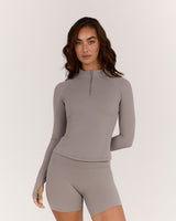 AIRE QUARTER ZIP TOP - DOVE