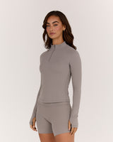 AIRE QUARTER ZIP TOP - DOVE