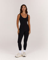 AIRE V NECK TOP - BLACK