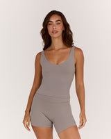 AIRE V NECK TOP - DOVE