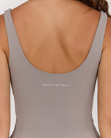 AIRE V NECK TOP - DOVE