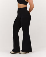 SEAMLESS INVISIBLE SCRUNCH FLARES - BLACK