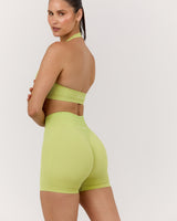 SEAMLESS INVISIBLE SCRUNCH MINI SHORTS - SOFT LIME