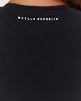 SEAMLESS LONG SLEEVE CROPPED TOP - BLACK