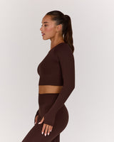 SEAMLESS LONG SLEEVE CROPPED TOP - CHESTNUT