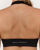 SEAMLESS PLUNGE HALTER BRA - BLACK