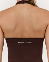 SEAMLESS PLUNGE HALTER TOP - CHESTNUT