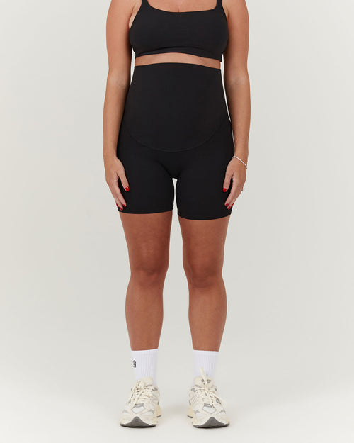 AIRE MATERNITY SHORTS 6" - BLACK