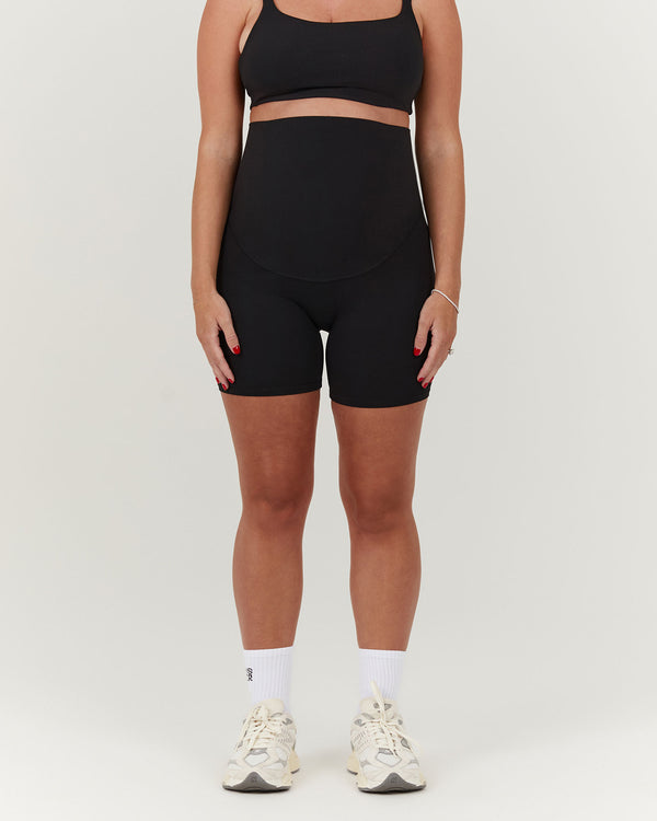 AIRE MATERNITY SHORTS 6" - BLACK
