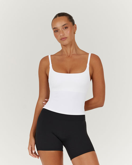 AIRE SCOOP TOP - WHITE