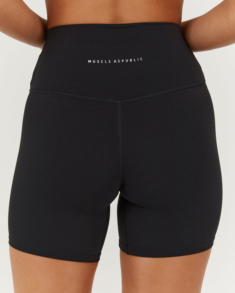 AIRE SHORTS 6" - BLACK