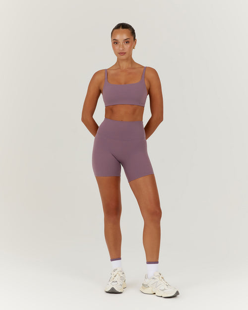 AIRE SHORTS 6" - PLUM