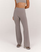 AIRE FLARED PANT - DOVE