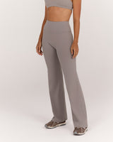 AIRE FLARED PANT - DOVE