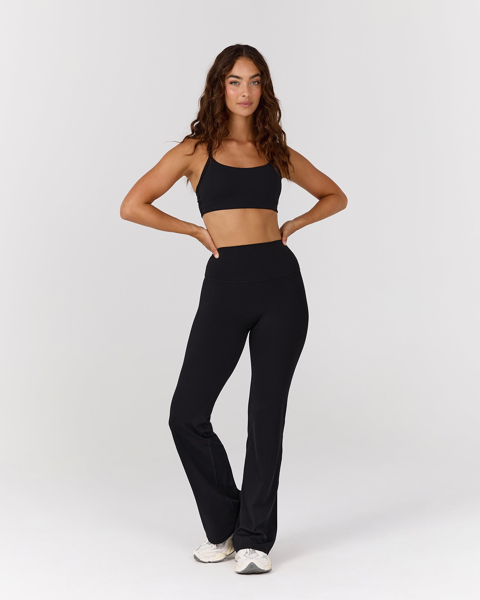 AIRE KEYHOLE RACER BACK BRA - BLACK – MUSCLE REPUBLIC