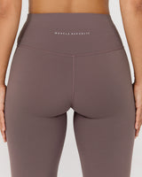 AIRE FULL LENGTH LEGGINGS - PEPPERCORN