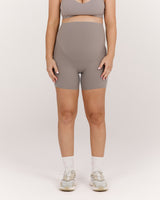 AIRE MATERNITY SHORTS 6" - DOVE