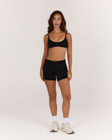 AIRE MID RISE SHORTS 6" - BLACK