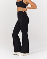 AIRE FLARED PANT - BLACK