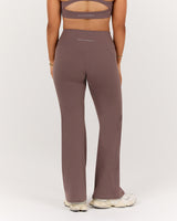 AIRE PETITE FLARED PANT - PEPPERCORN