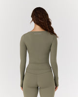 AIRE SCOOP LONG SLEEVE TOP - OLIVE SMOKE