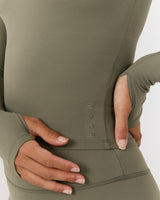 AIRE SCOOP LONG SLEEVE TOP - OLIVE SMOKE