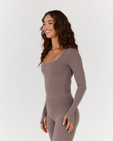 AIRE SCOOP LONG SLEEVE TOP - PEPPERCORN