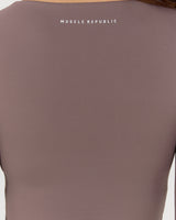 AIRE SCOOP LONG SLEEVE TOP - PEPPERCORN