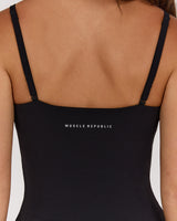 AIRE SCOOP TOP - BLACK