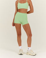 AIRE SHORTS 4" - MATCHA