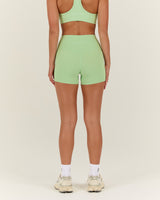 AIRE SHORTS 4" - MATCHA