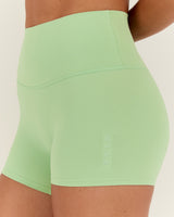 AIRE SHORTS 4" - MATCHA