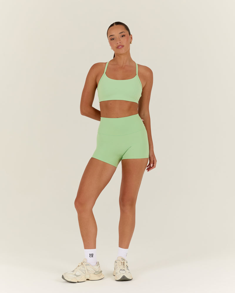 AIRE SHORTS 4" - MATCHA