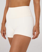 AIRE SHORTS 4" - VANILLA