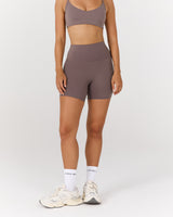 AIRE SHORTS 6" - PEPPERCORN