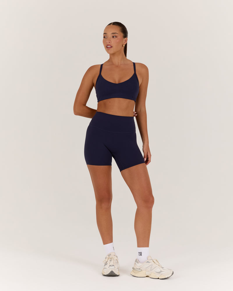 AIRE V NECK CROSS BACK BRA - INK