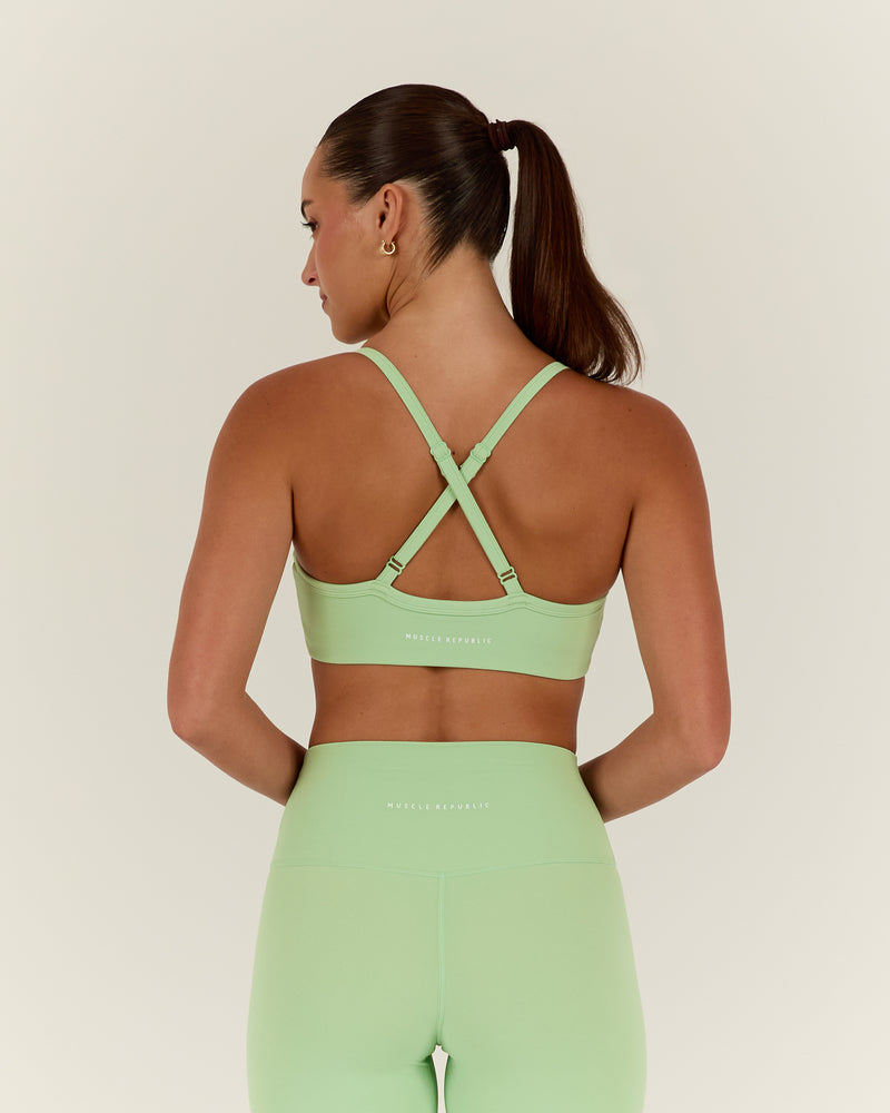 AIRE V NECK CROSS BACK BRA - MATCHA