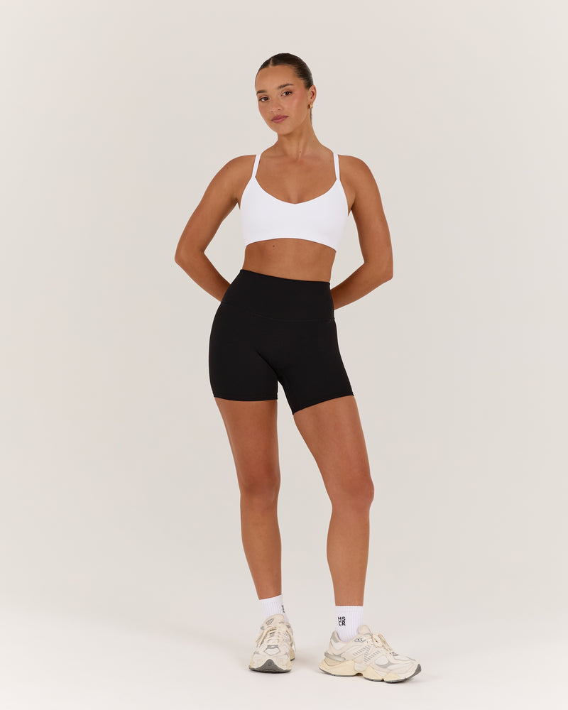 AIRE V NECK CROSS BACK BRA - WHITE