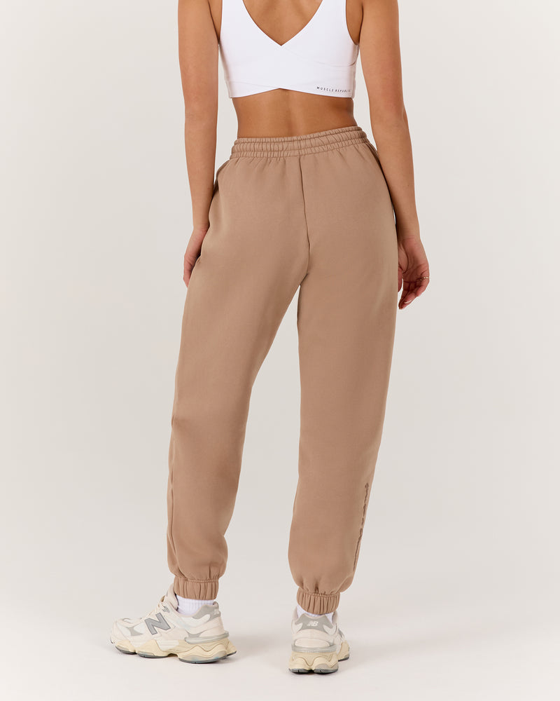 AP OVERSIZED TRACKIES - LATTE