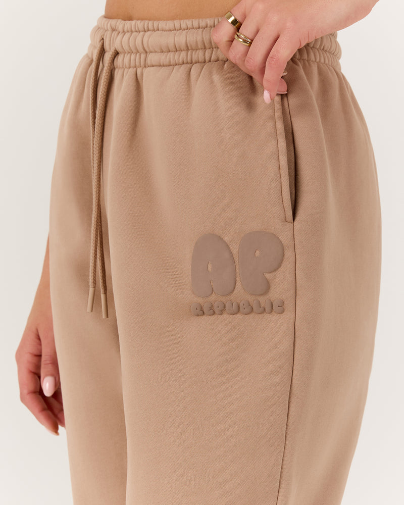 AP OVERSIZED TRACKIES - LATTE