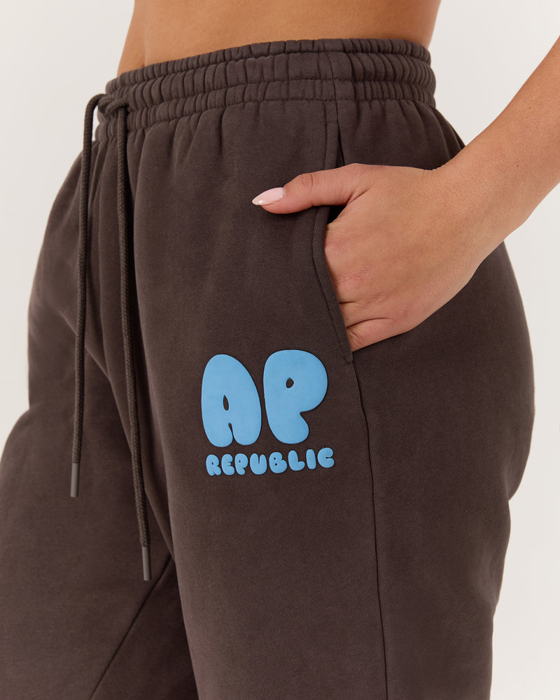 AP OVERSIZED TRACKIES - OAKWOOD