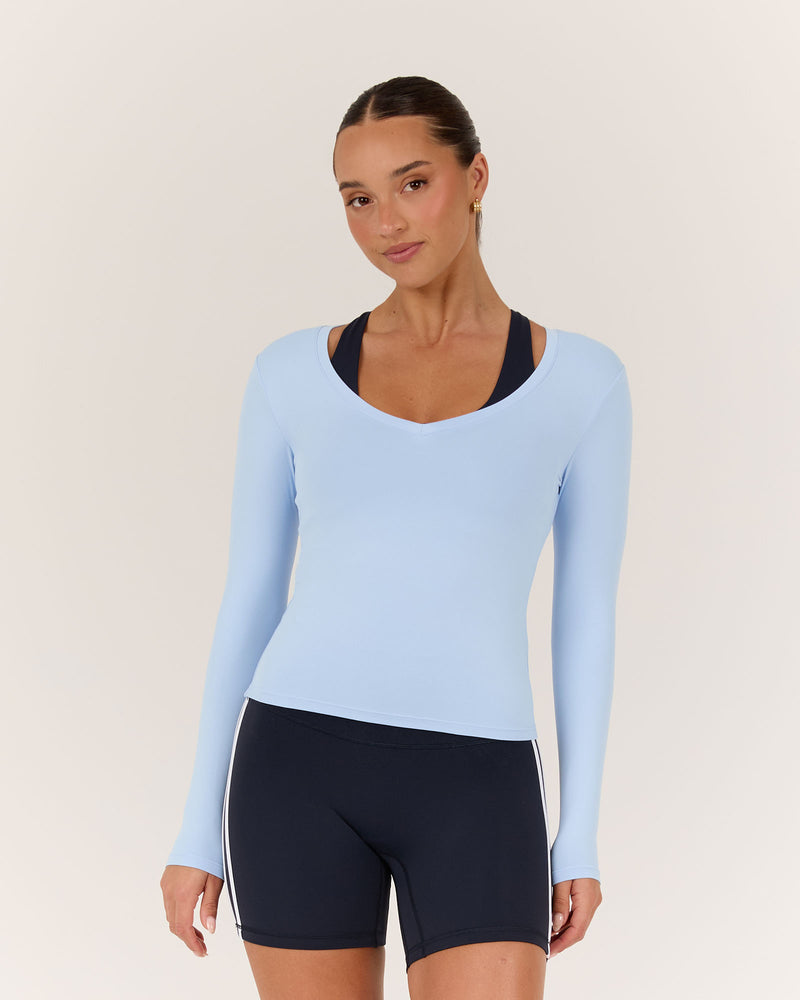 ATHLEISURE V LONG SLEEVE TOP - AURA