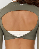 ATHLEISURE TWIST BACK LONG SLEEVE TOP - OLIVE SMOKE