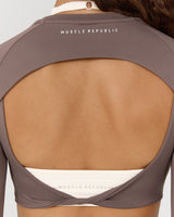 ATHLEISURE TWIST BACK LONG SLEEVE TOP - PEPPERCORN