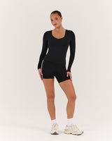 ATHLEISURE V LONG SLEEVE TOP - BLACK