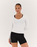 ATHLEISURE V LONG SLEEVE TOP - OFF WHITE