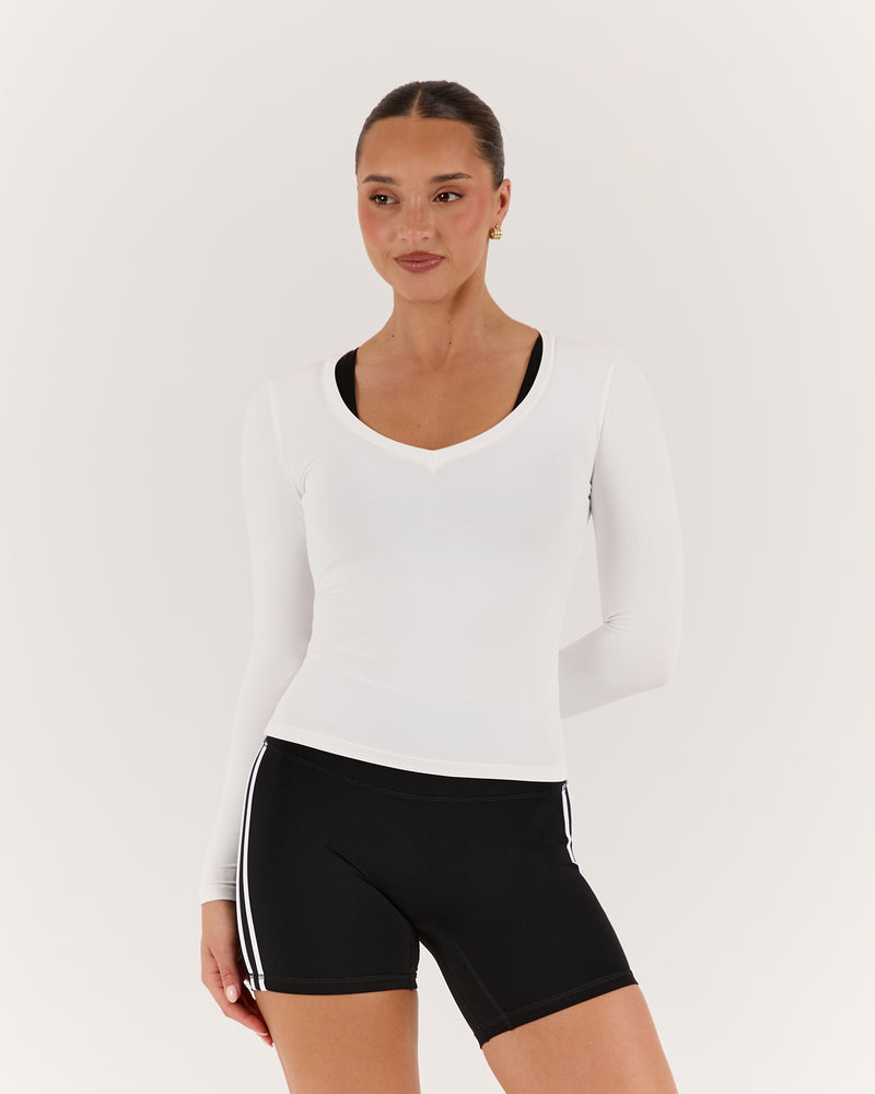 ATHLEISURE V LONG SLEEVE TOP - OFF WHITE