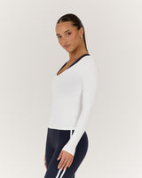 ATHLEISURE V LONG SLEEVE TOP - OFF WHITE