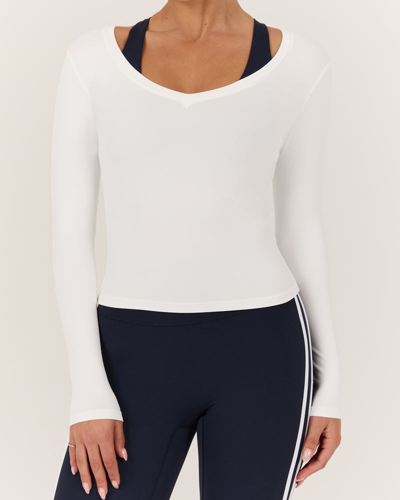 ATHLEISURE V LONG SLEEVE TOP - OFF WHITE